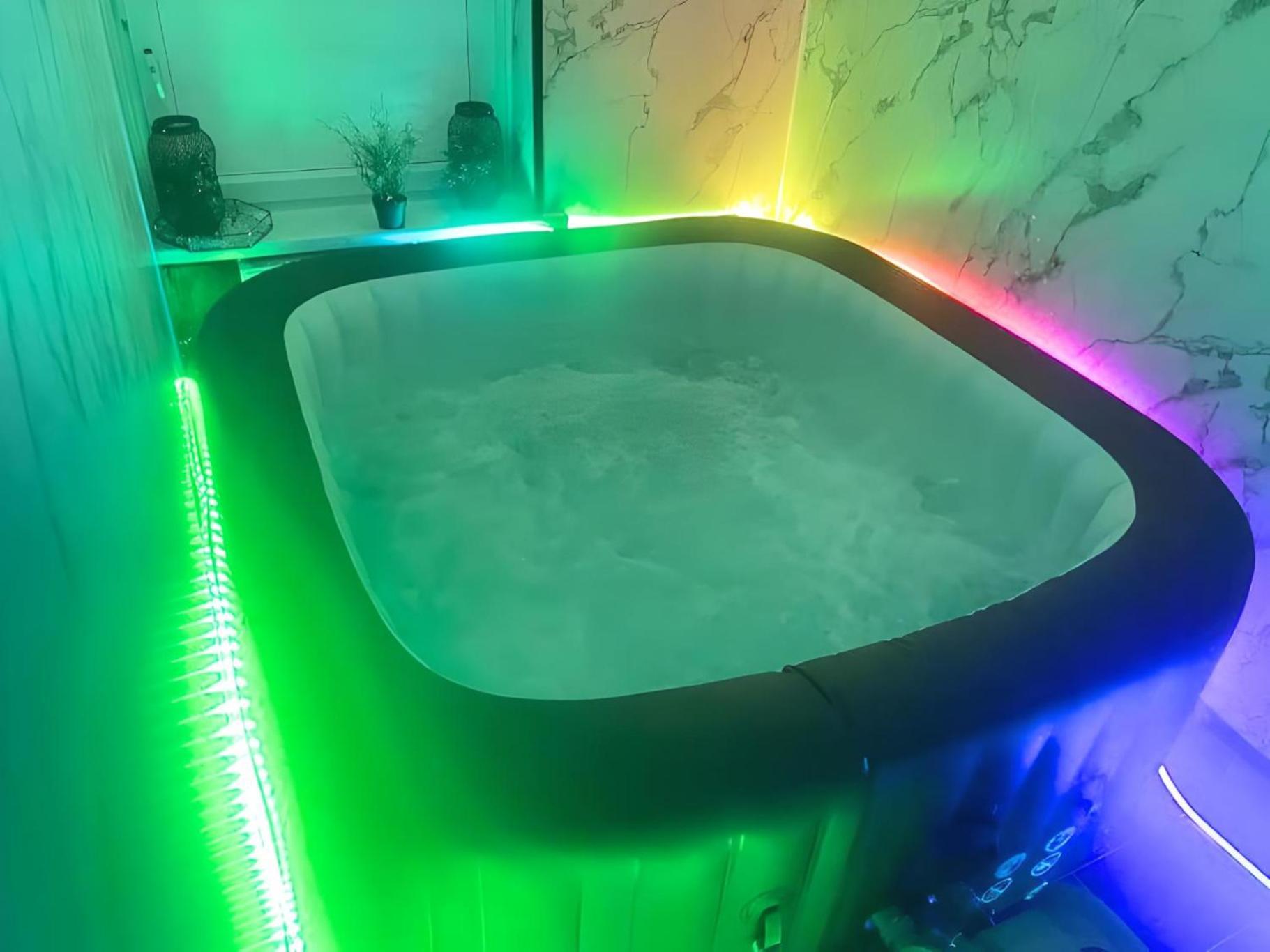 *Luxury 9Ine Lush Jacuzzi Apartment & Balcony* Birmingham Buitenkant foto